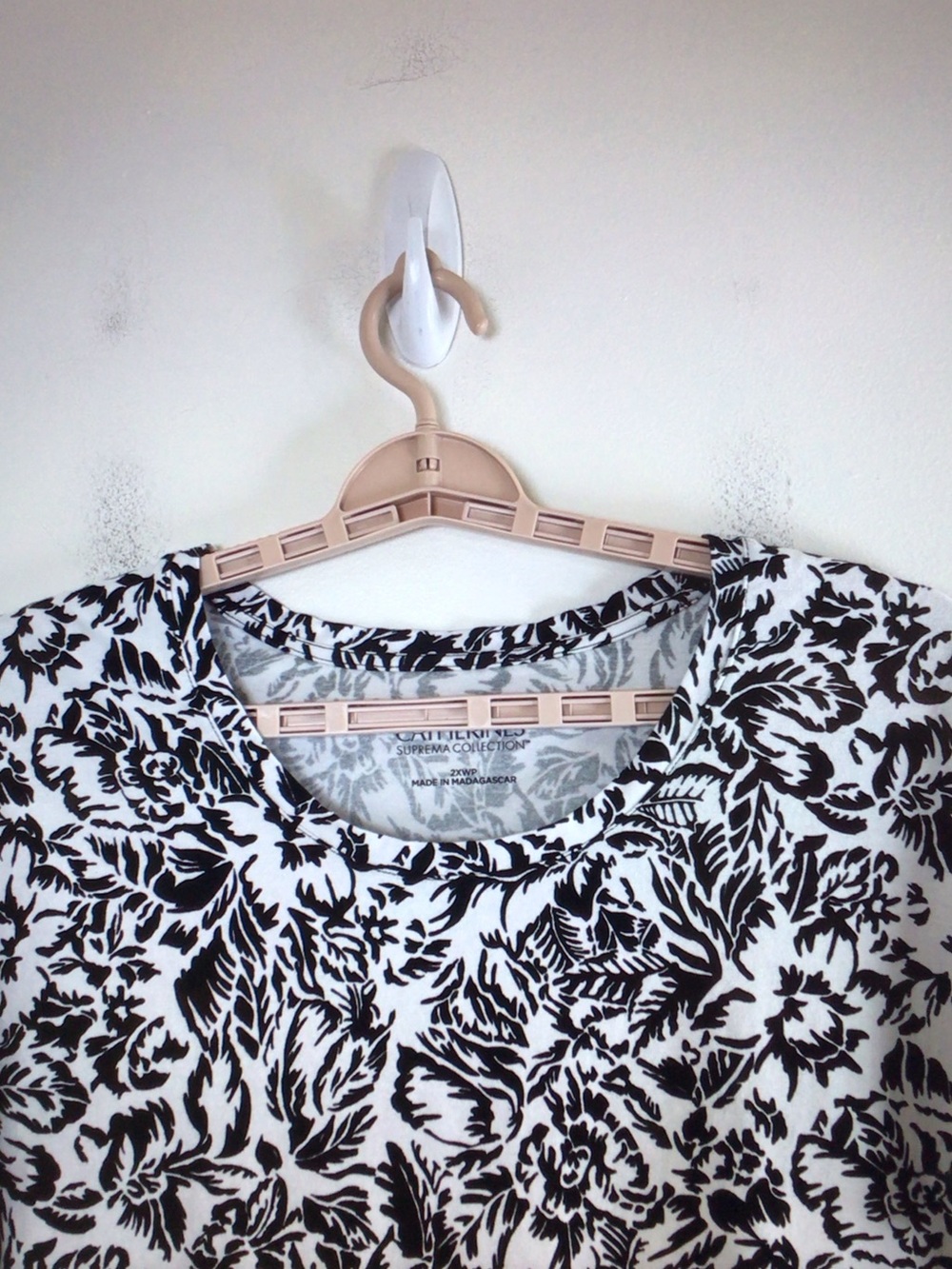 Catherines Black & White Floral Scoop Neck Short Sleeve Tee - Picture 3 of 8